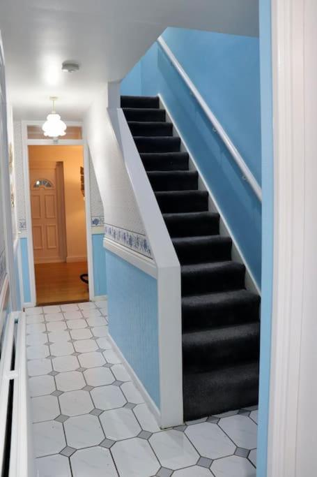 Lovely Staycation With Family Free Parking & Wifi Leeds  Exterior photo